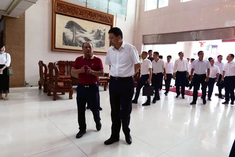 Datuk Bandar Foshan City, Bai Tao, melawat Yuteng Medical dan bercakap sangat!